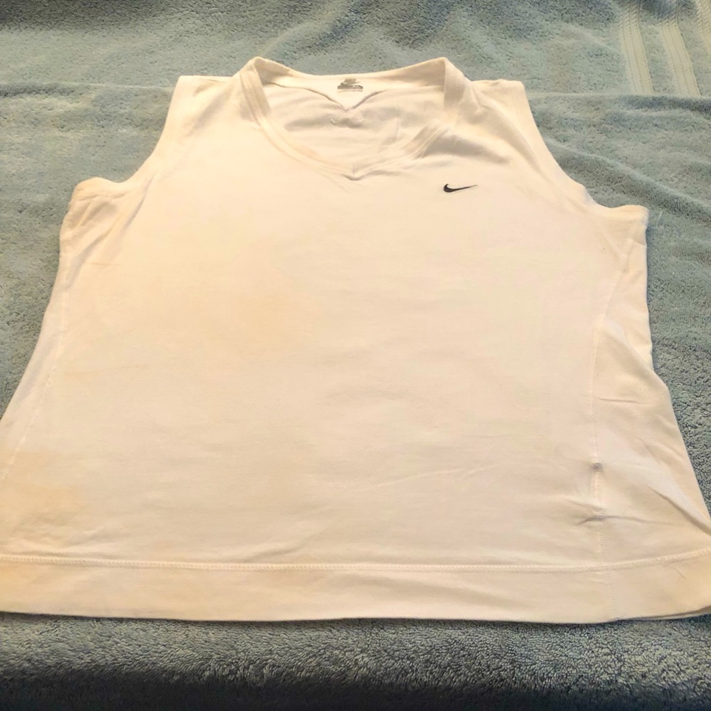 Jr size XL White NIKE tank top
